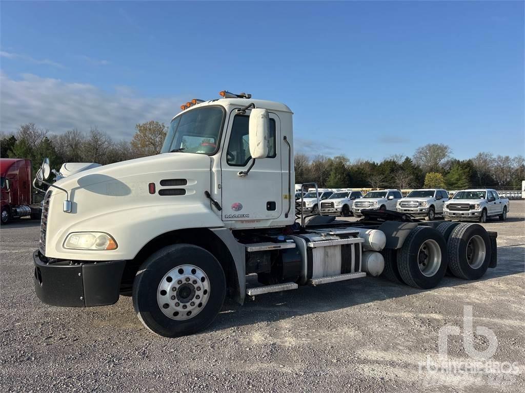 Mack CXU613 Tractores (camiões)