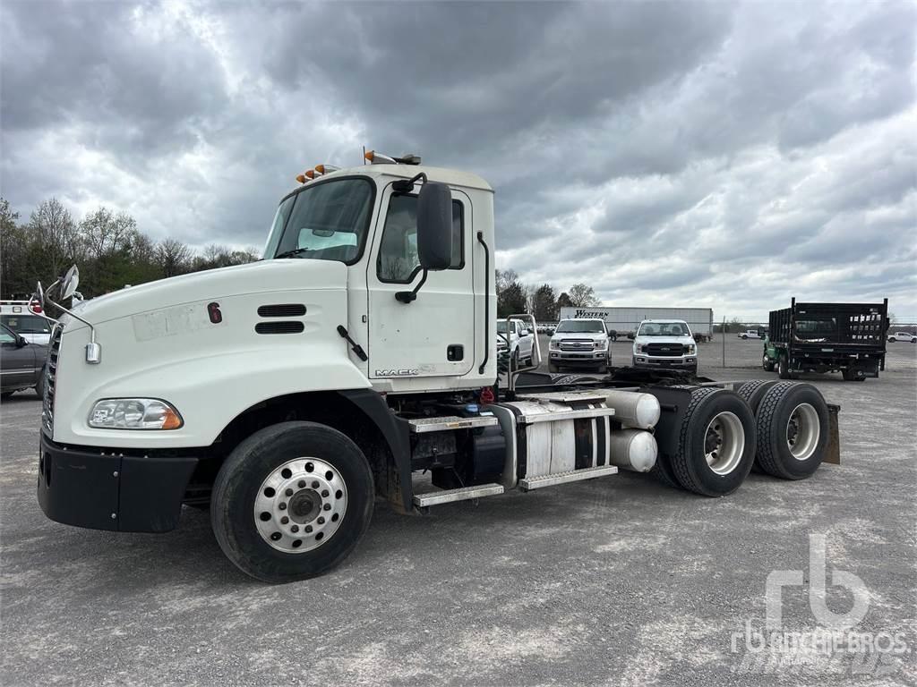 Mack CXU613 Tractores (camiões)