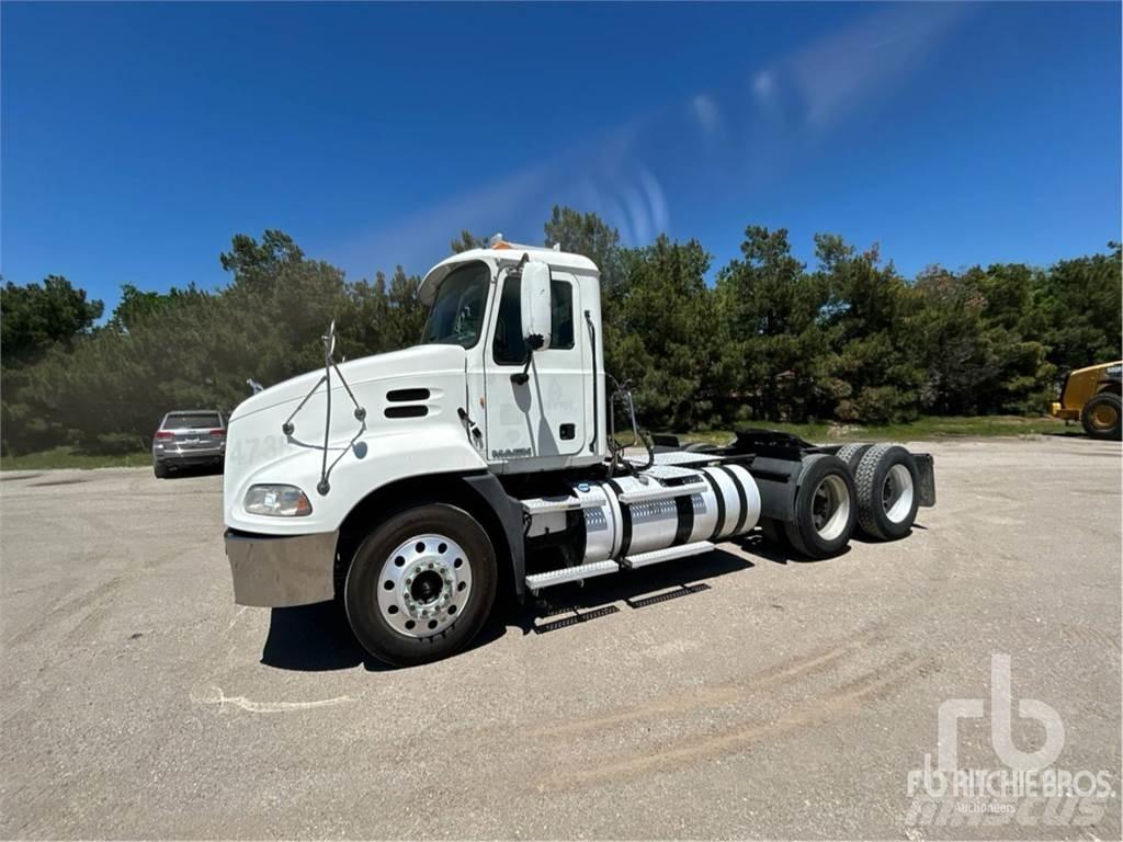 Mack CXU613 Tractores (camiões)