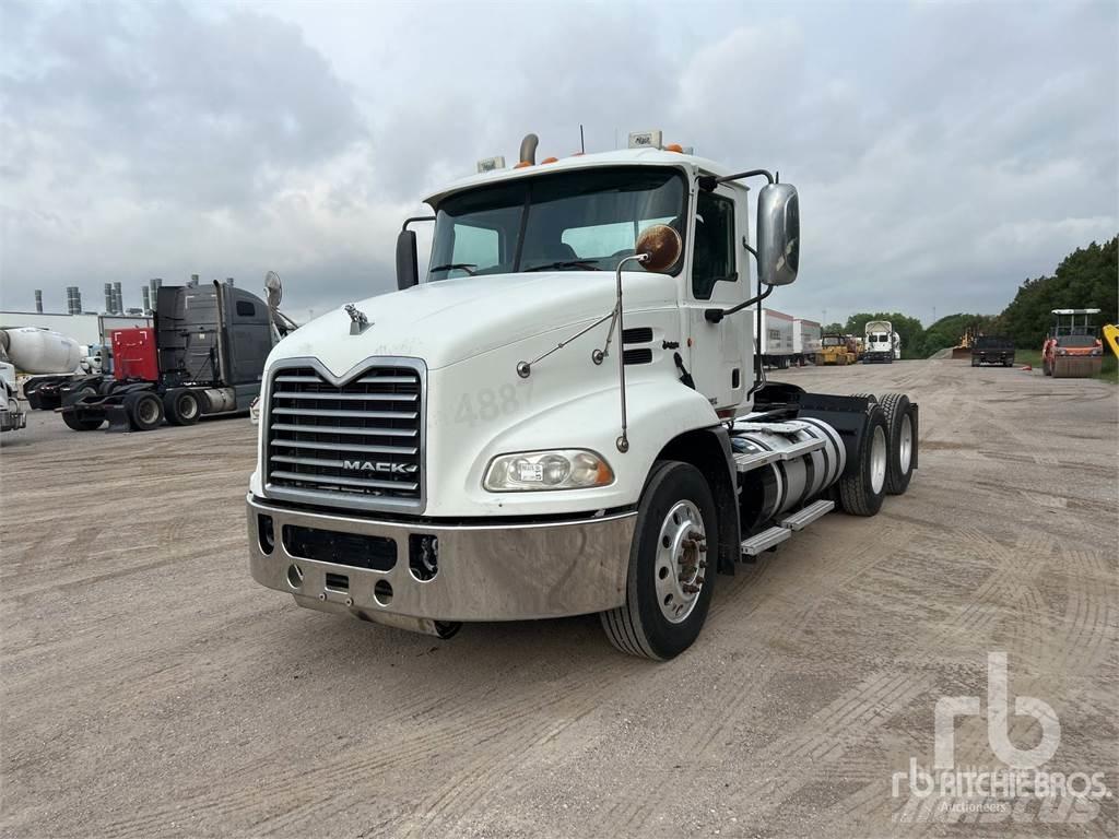 Mack CXU613 Tractores (camiões)