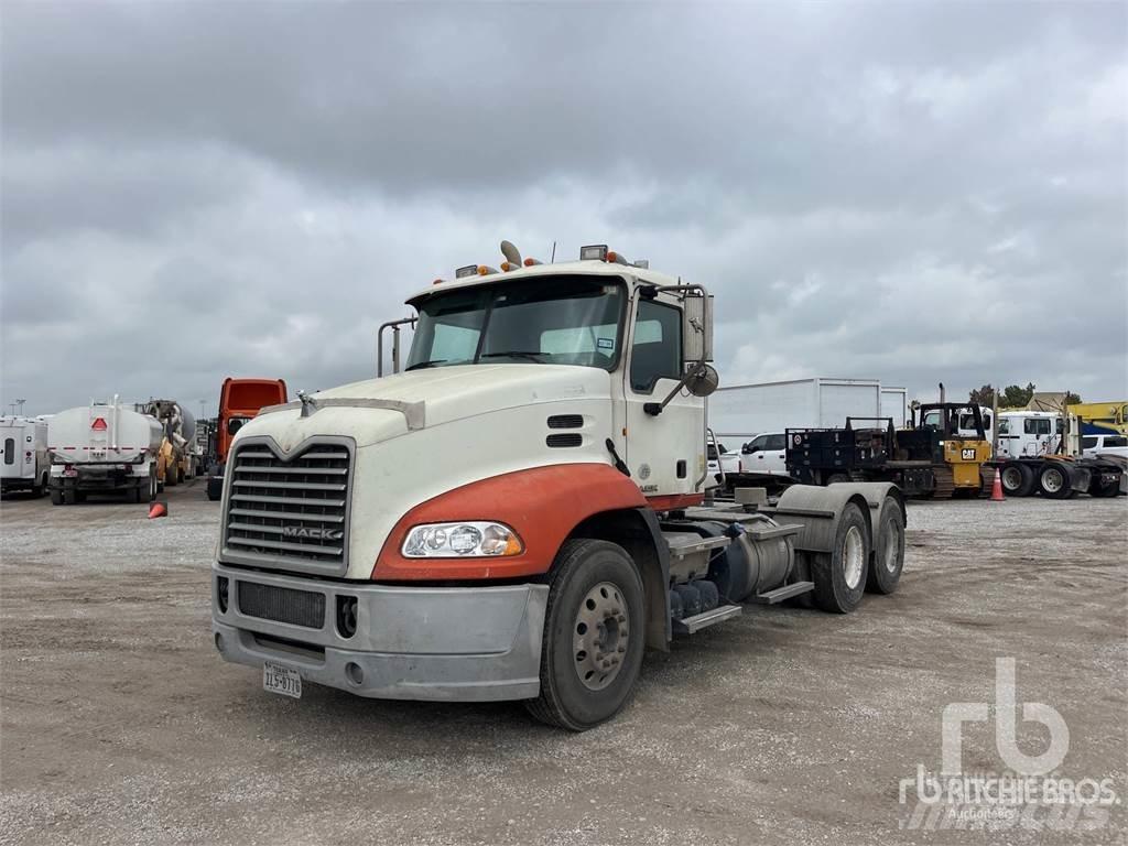 Mack CXU613 Tractores (camiões)