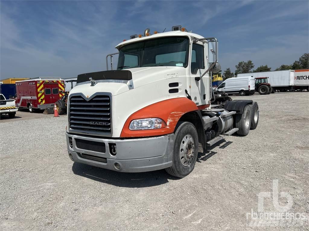 Mack CXU613 Tractores (camiões)