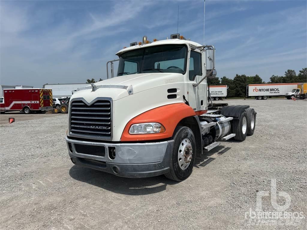 Mack CXU613 Tractores (camiões)