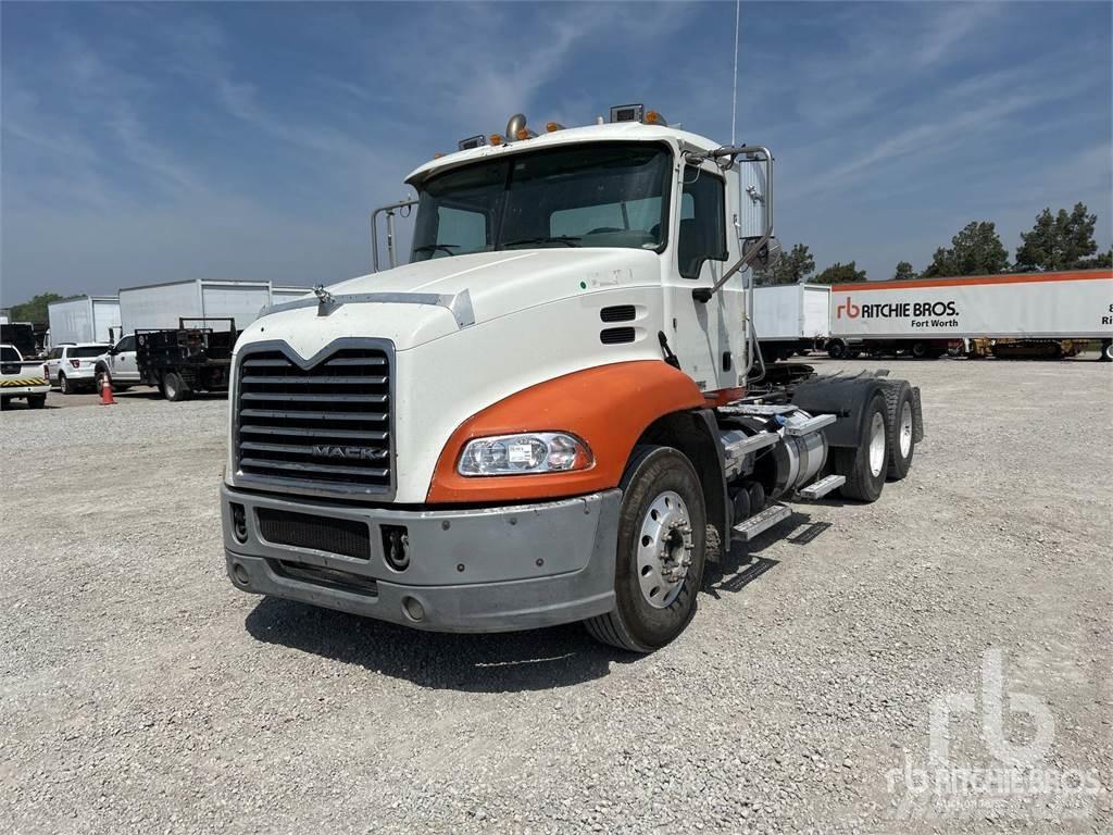 Mack CXU613 Tractores (camiões)