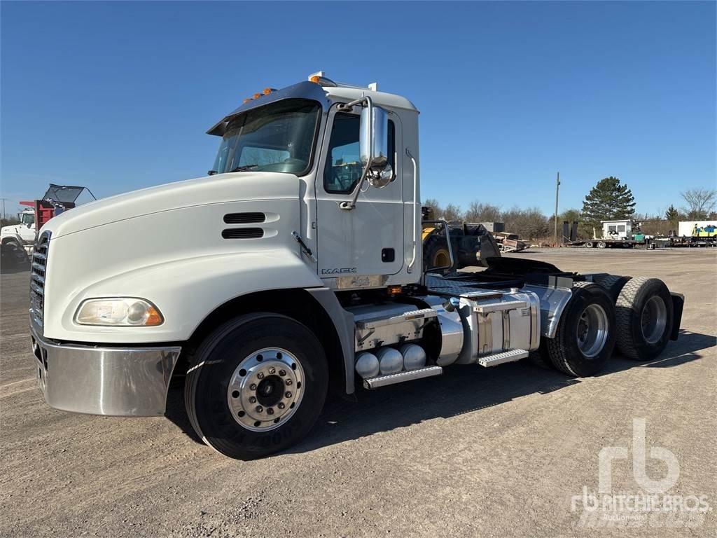 Mack CXU613 Tractores (camiões)