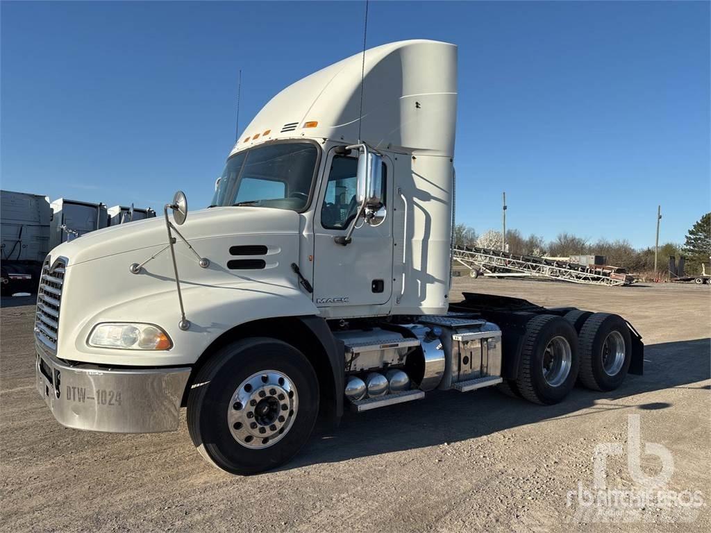Mack CXU613 Tractores (camiões)