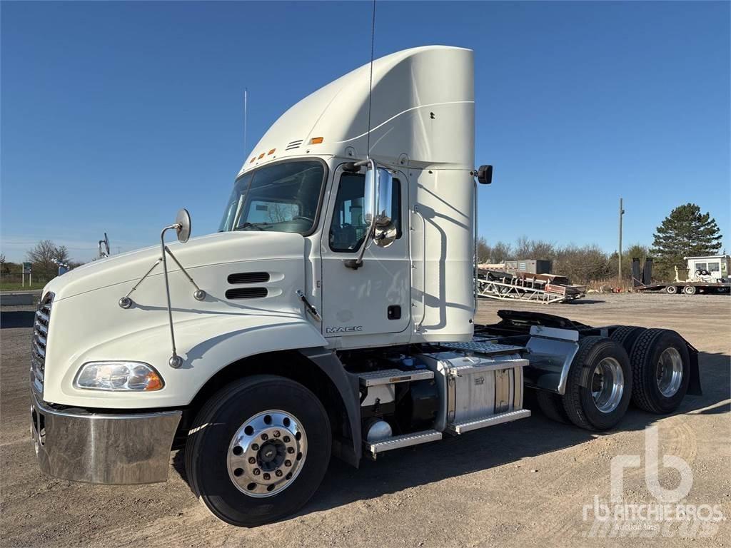 Mack CXU613 Tractores (camiões)