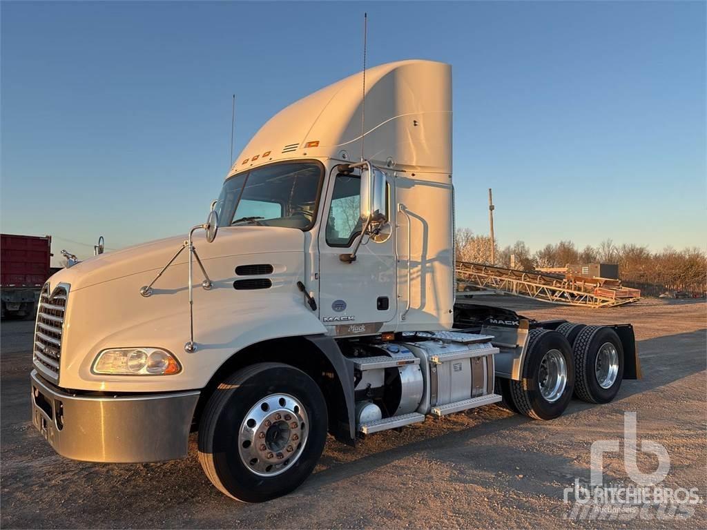 Mack CXU613 Tractores (camiões)