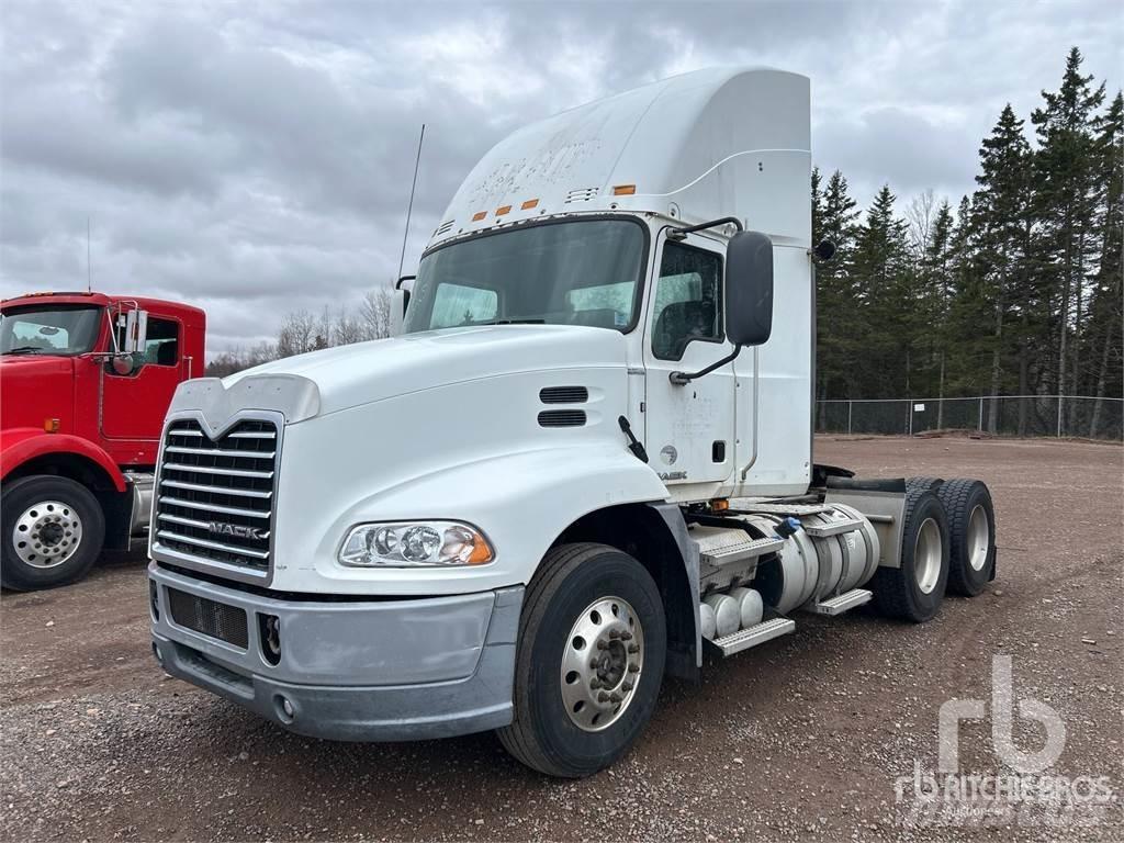 Mack CXU613 Tractores (camiões)