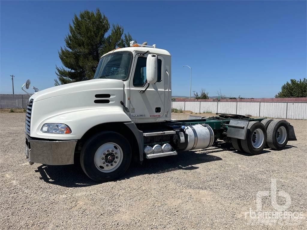 Mack CXU613 Tractores (camiões)
