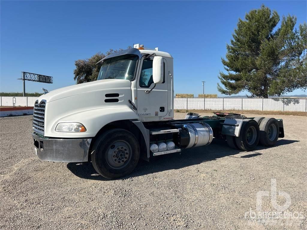 Mack CXU613 Tractores (camiões)