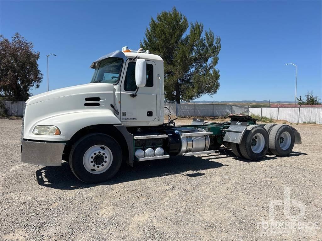 Mack CXU613 Tractores (camiões)