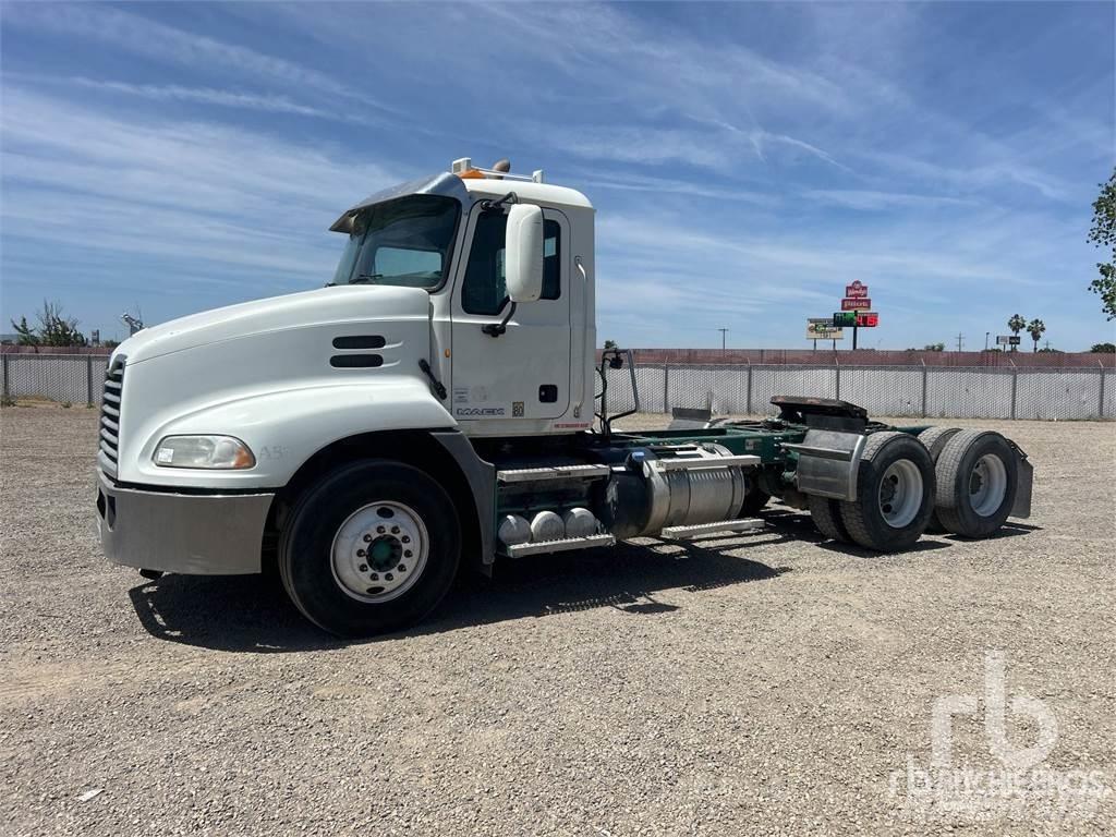 Mack CXU613 Tractores (camiões)