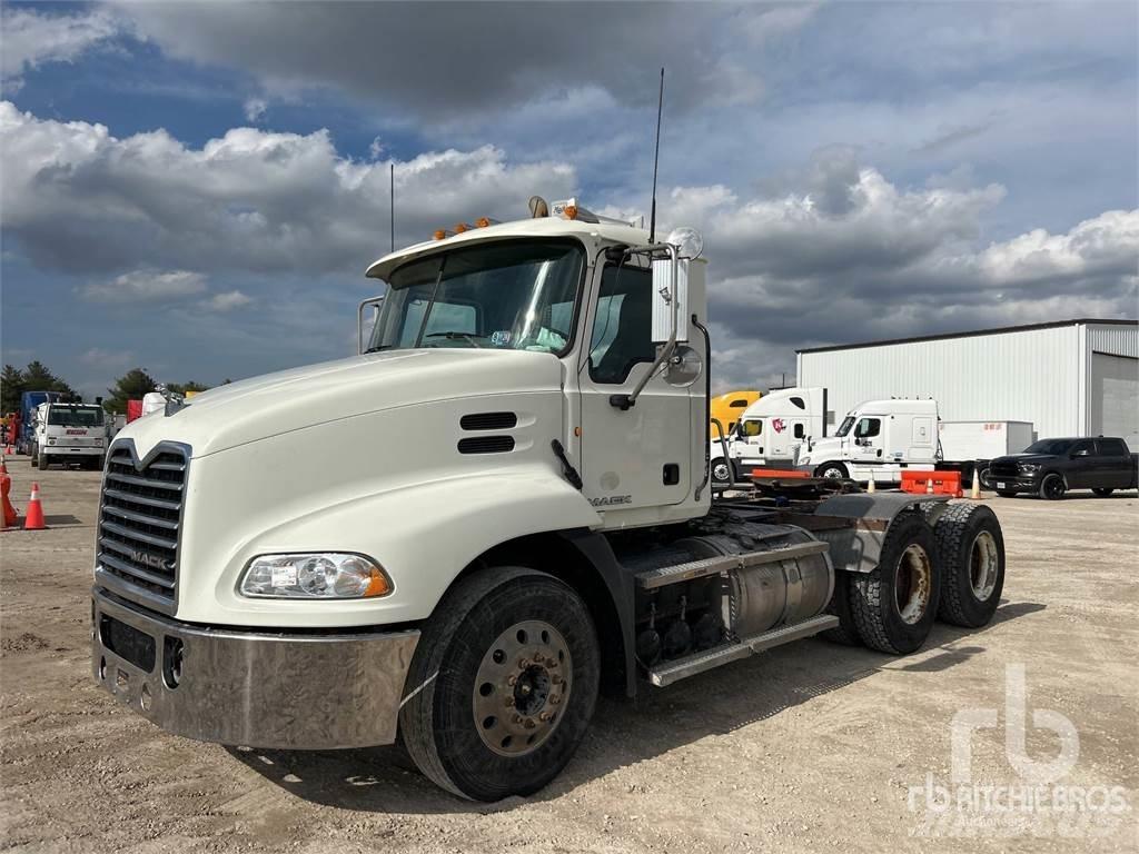 Mack CXU613 Tractores (camiões)