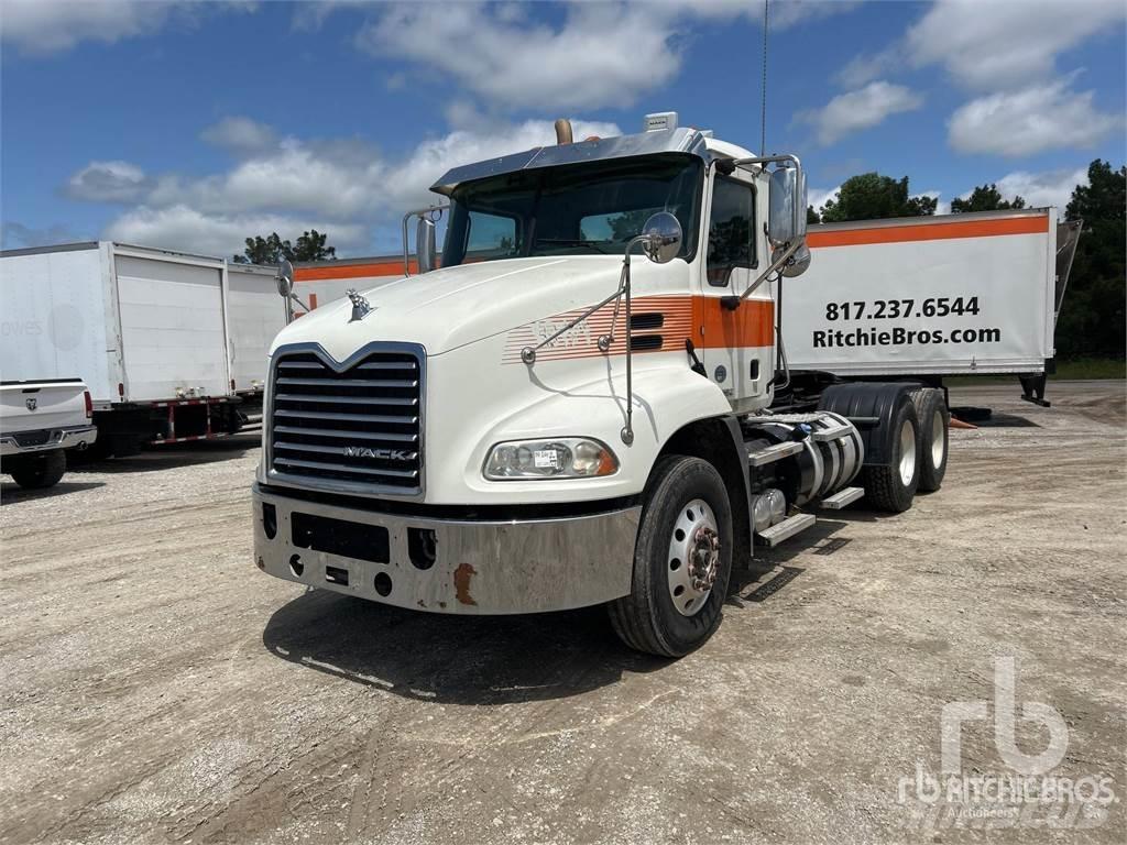 Mack CXU613 Tractores (camiões)