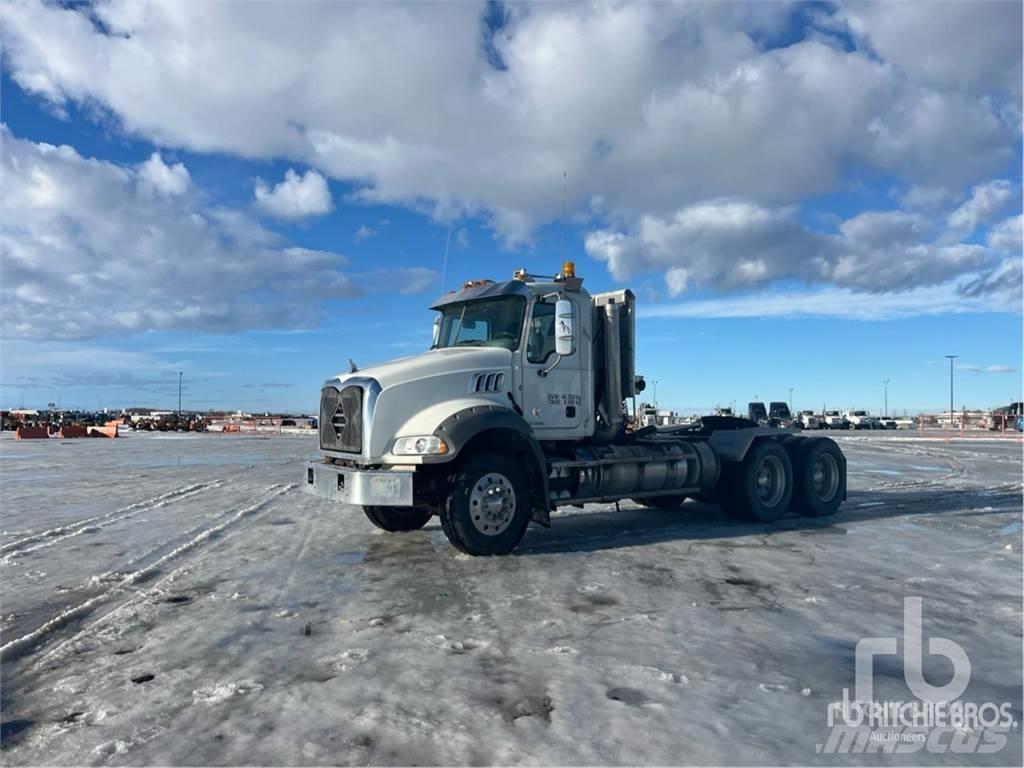 Mack GRANITE Tractores (camiões)