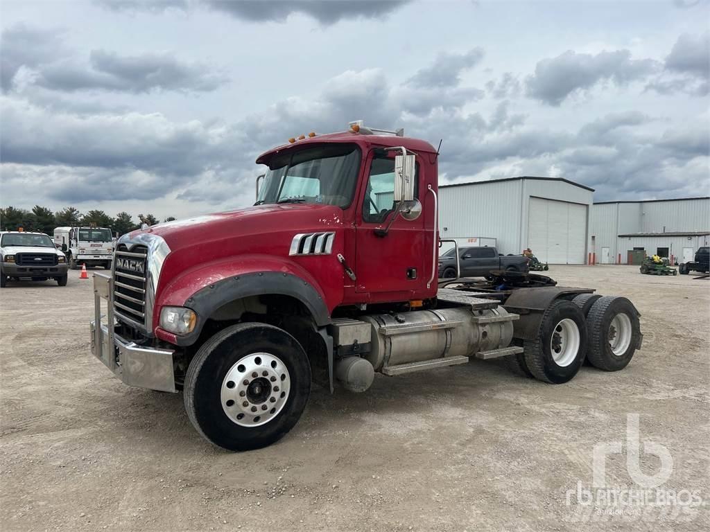 Mack GU713 Tractores (camiões)