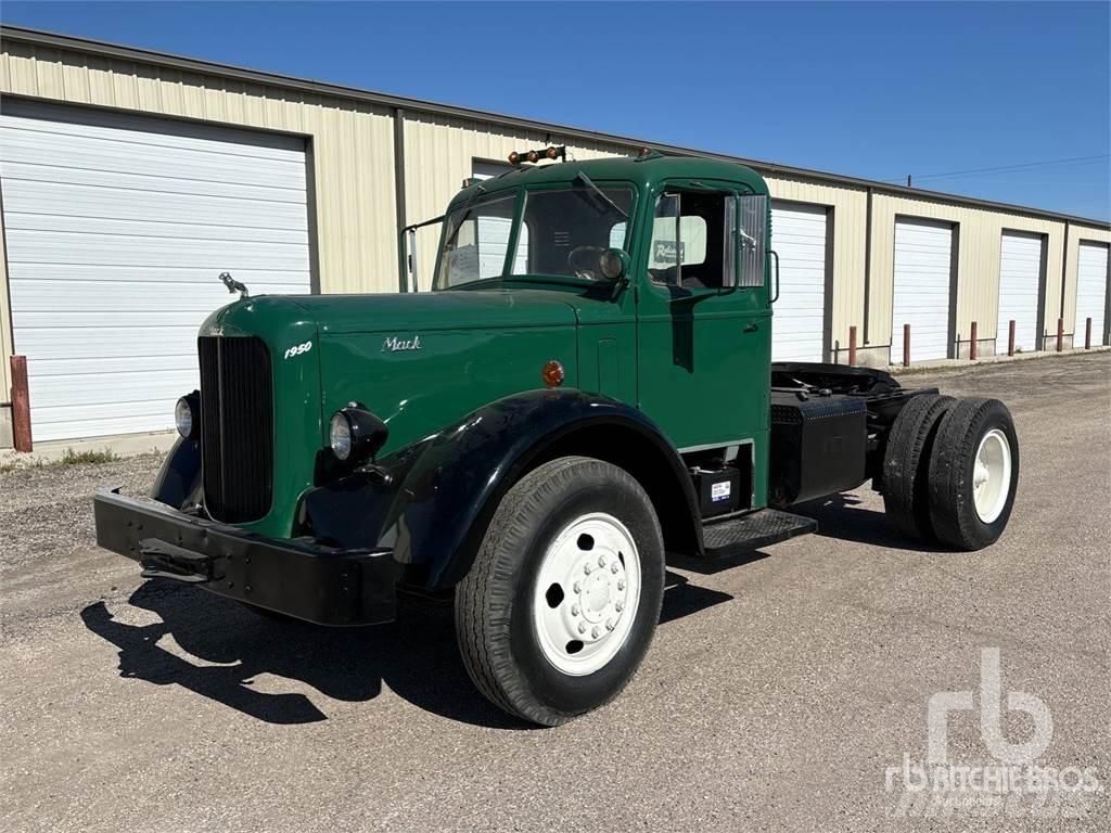 Mack LJ-T Tractores (camiões)