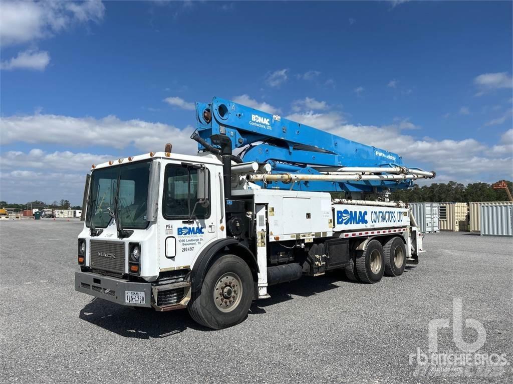 Mack MR688S Camiões de betão