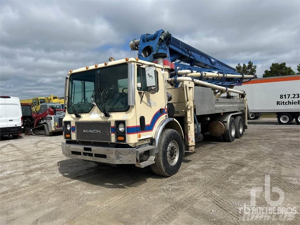 Mack MR688S Camiões de betão