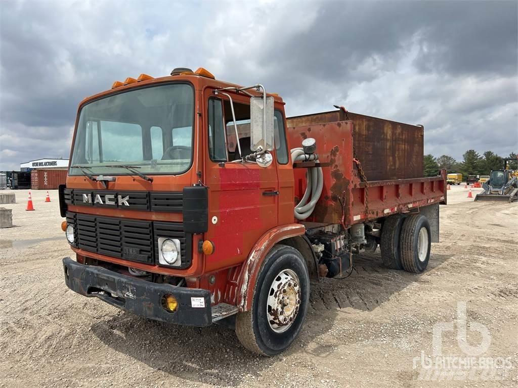 Mack MS200 Camiões estrado/caixa aberta
