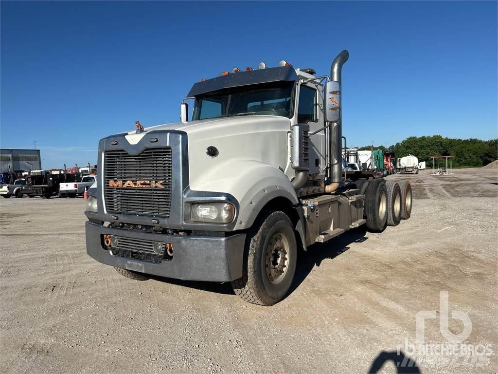 Mack TD713 Tractores (camiões)