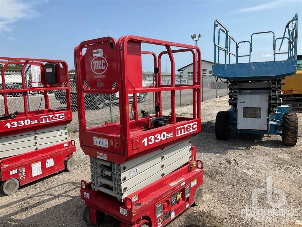 MEC 1330SE Elevadores de tesoura