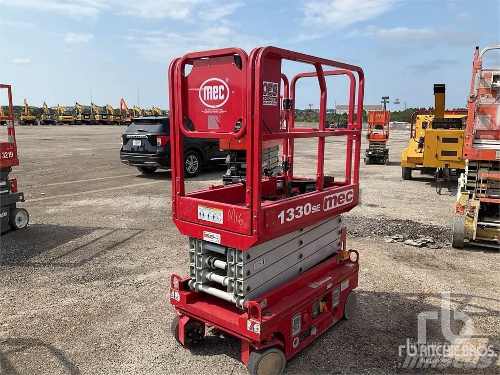 MEC 1330SE Elevadores de tesoura
