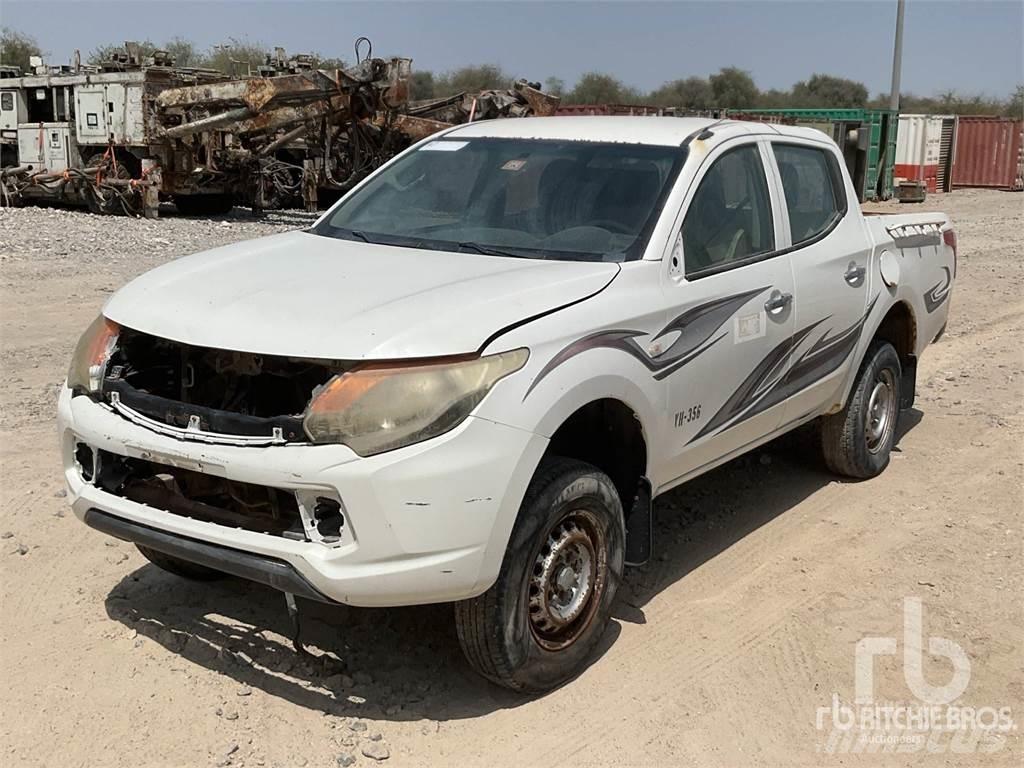 Mitsubishi L200 Pick up de caixa aberta