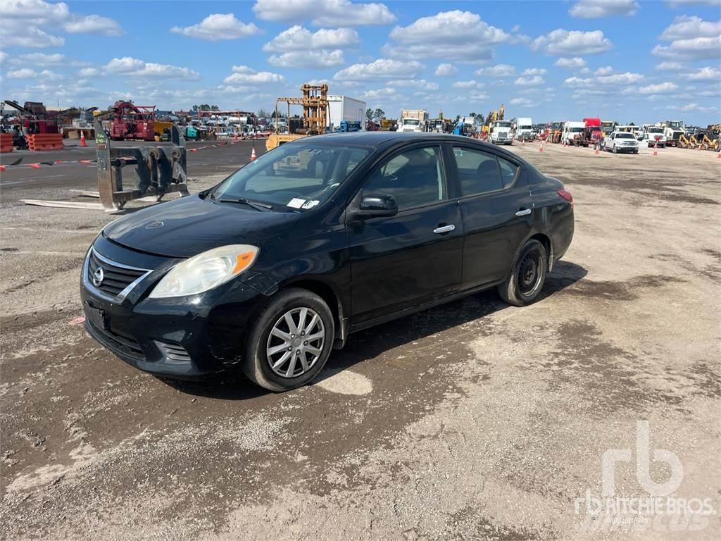 Nissan VERSA Carros Ligeiros