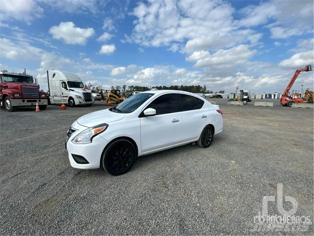 Nissan VERSA Carros Ligeiros