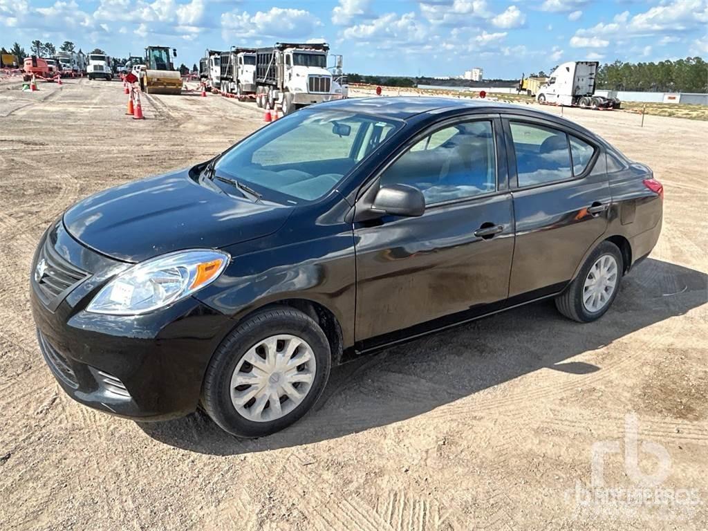 Nissan VERSA Carros Ligeiros