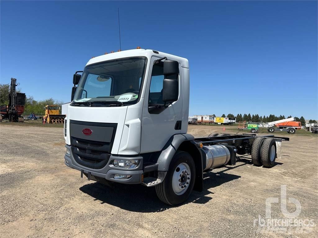 Peterbilt 220 Camiões de chassis e cabine