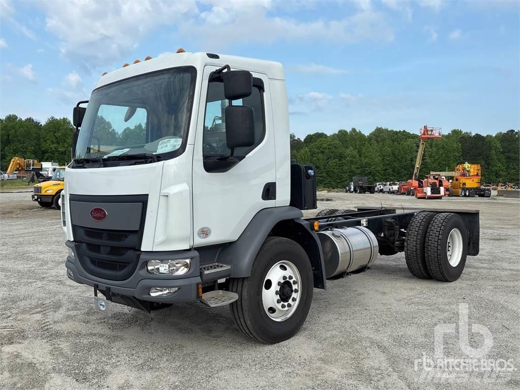 Peterbilt 220 Camiões de chassis e cabine