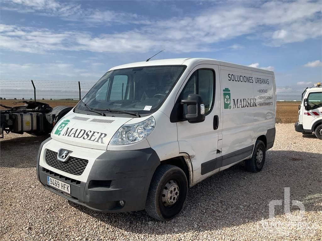 Peugeot BOXER Carrinhas de caixa fechada