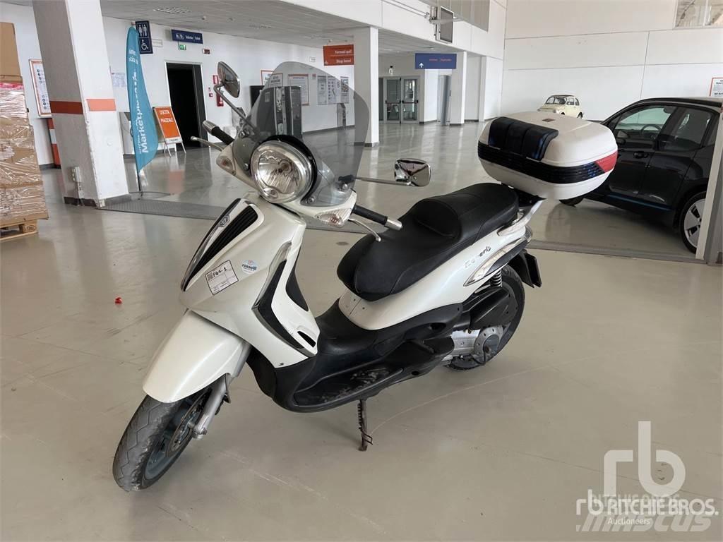Piaggio BEVERLY Carros Ligeiros