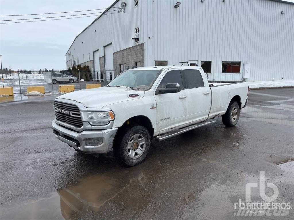 RAM 2500 Pick up de caixa aberta