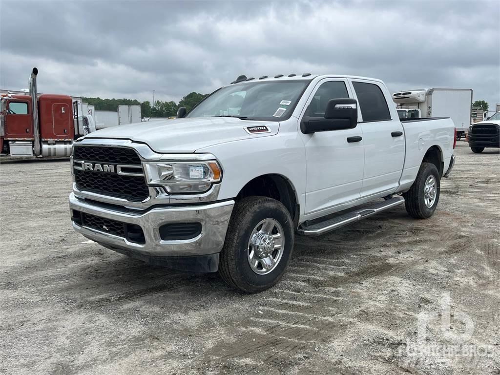 RAM 2500 Pick up de caixa aberta