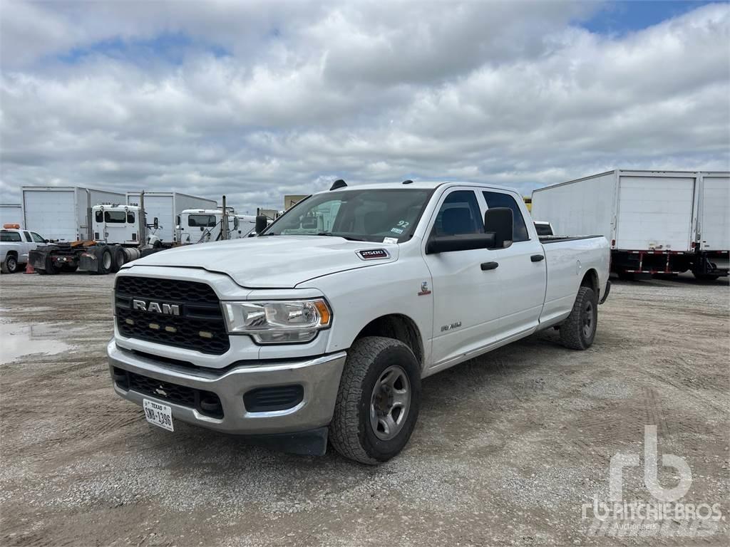 RAM 2500 Pick up de caixa aberta