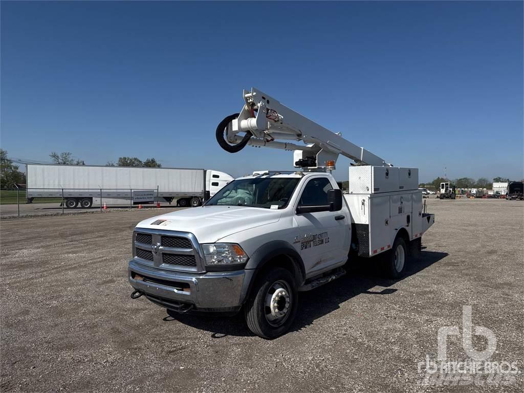 RAM 5500 Plataformas aéreas montadas em atrelados