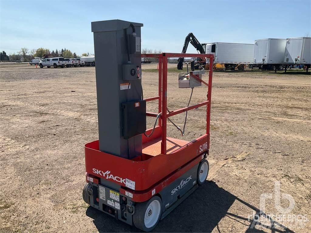SkyJack SJ16 Elevadores braços articulados