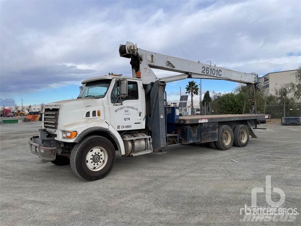 Sterling L7500 Camiões grua
