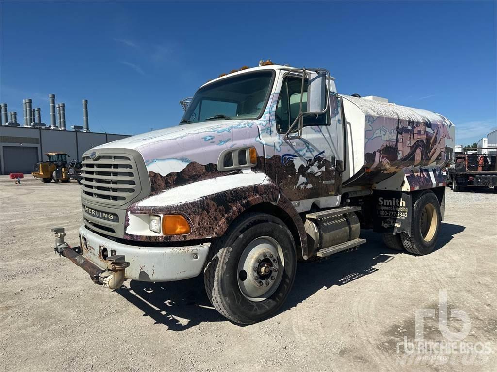 Sterling L8500 Auto-tanques