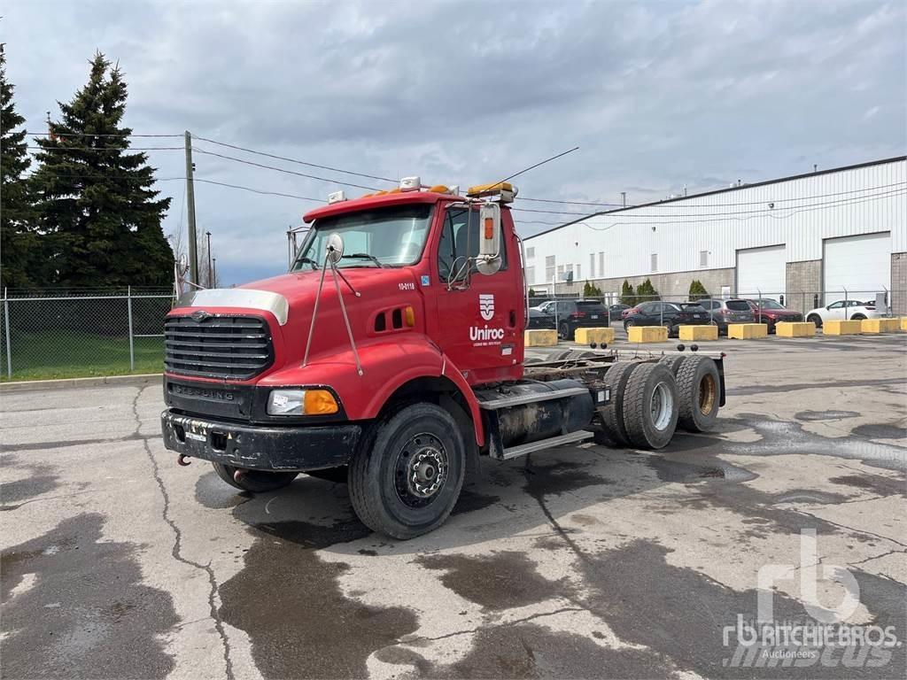 Sterling LT9500 Camiões de chassis e cabine