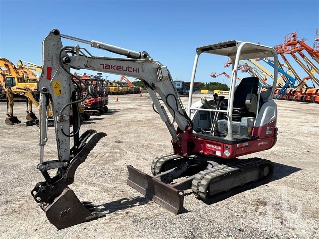 Takeuchi TB230R Mini Escavadoras <7t