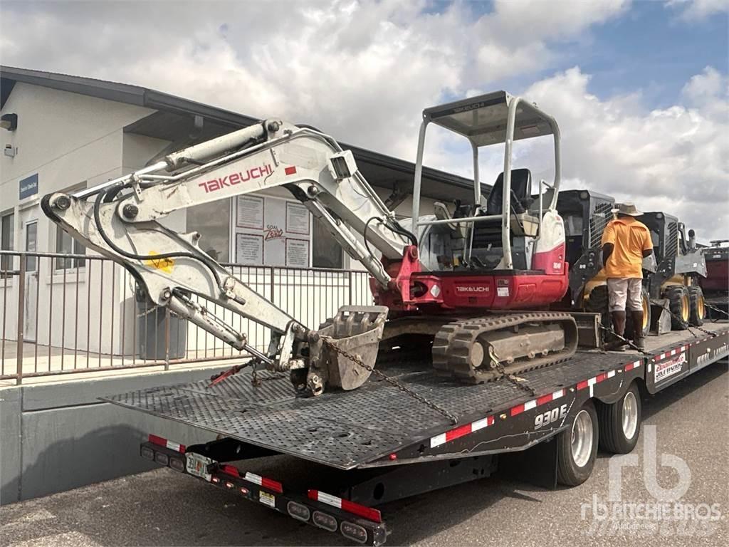 Takeuchi TB240R Mini Escavadoras <7t