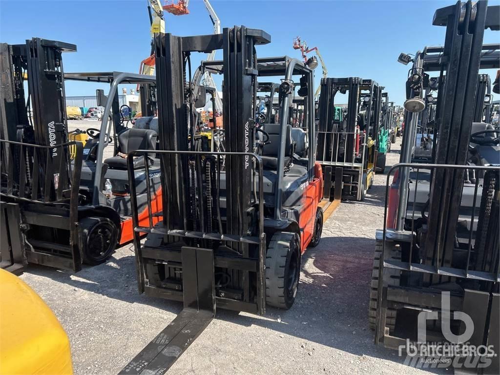 Toyota 8FGU25 Empilhadores Diesel
