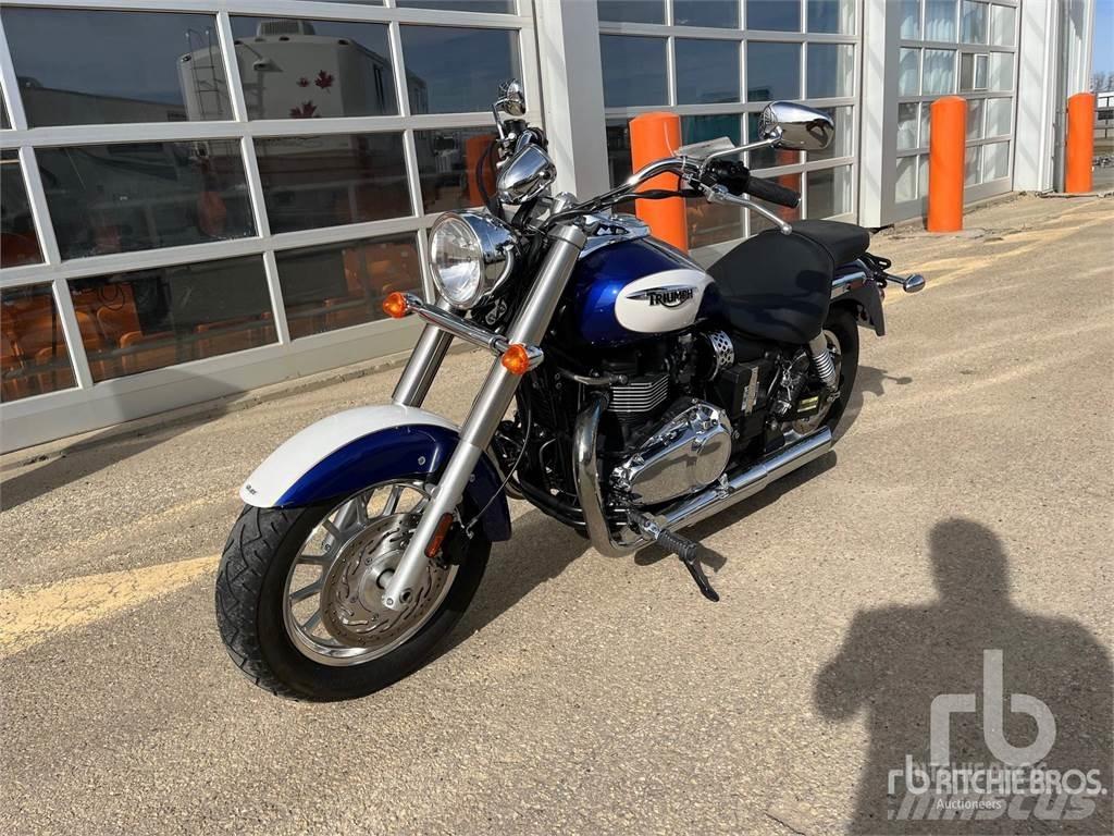 Triumph AMERICA Carros Ligeiros