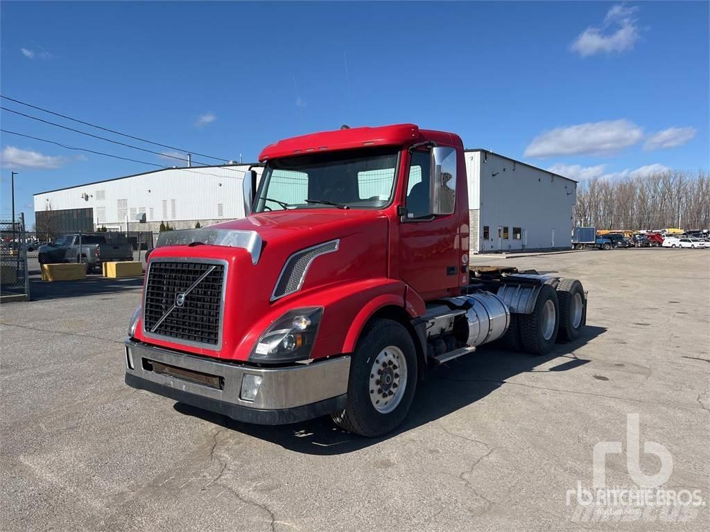 Volvo VNL64T Tractores (camiões)