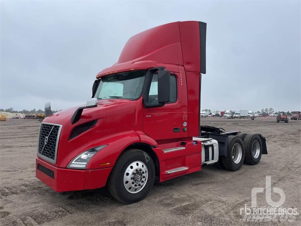Volvo VNR300 Tractores (camiões)